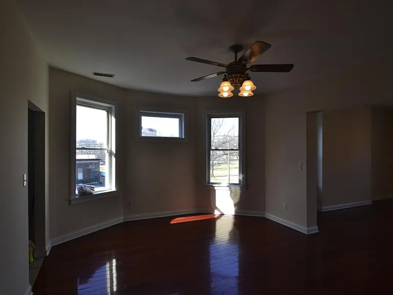 2542 Reading Rd #2 — Photo 5