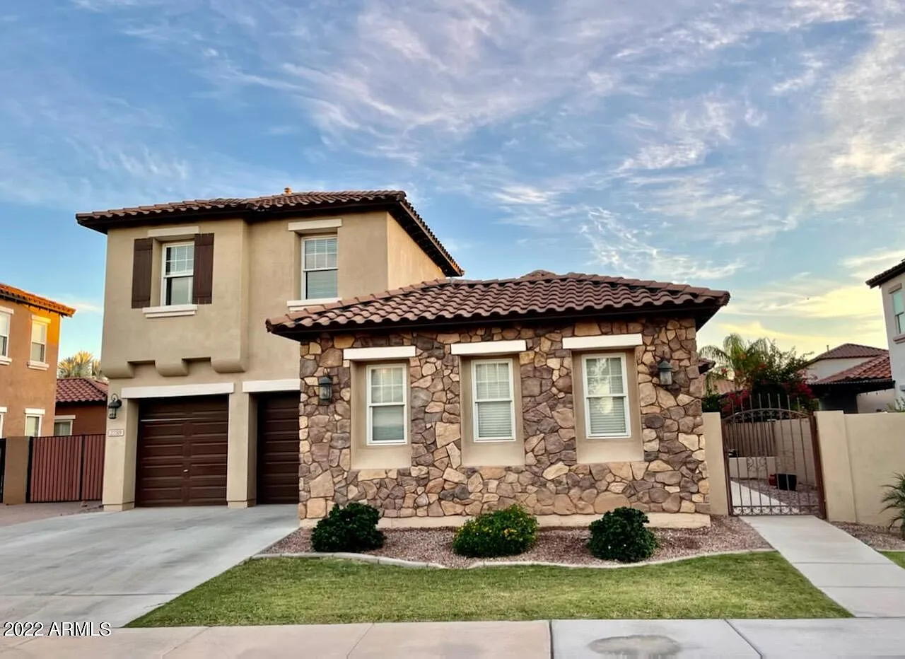 4 bed, 2922 sqft, $3,395 — Photo 1