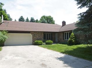 748 Dogwood Ln, Warsaw, IN 46582