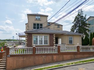 69 Starbuck St, Staten Island, NY 10304