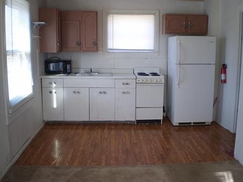 2nd image of 213 Cunningham St