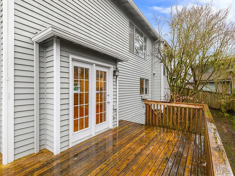 10708 NE 107th Pl — Photo 2