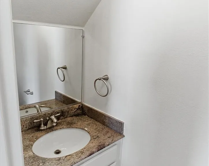 14727 Magnolia Blvd #110 — Photo 3