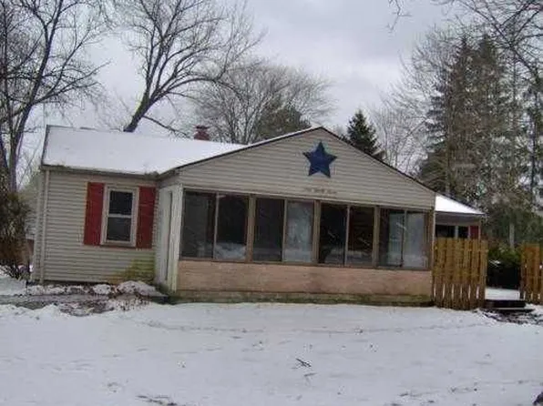 927 Warner, Masury, OH 44438