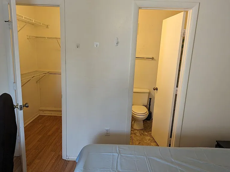4000 SW 23rd St #1-208 — Photo 5