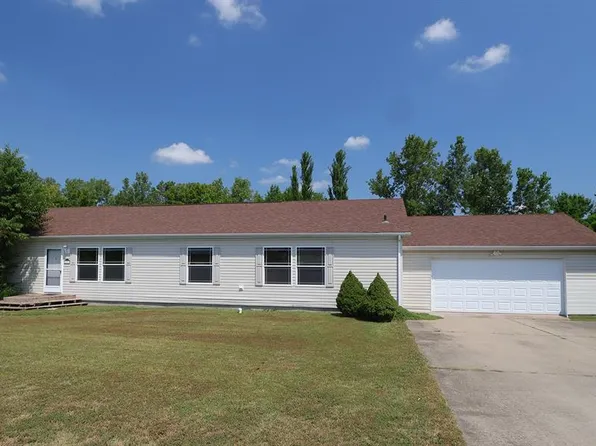 321 Sunset Dr, Sparta, IL 62286