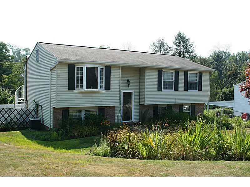 1801 Ivanhoe Dr photo 1