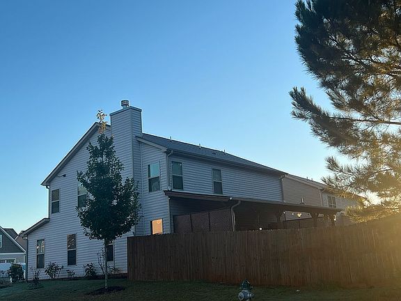 2nd image of 600 Holly Springs Ct