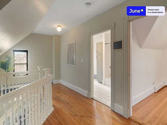 5th image of 132 Chiswick Rd #2B