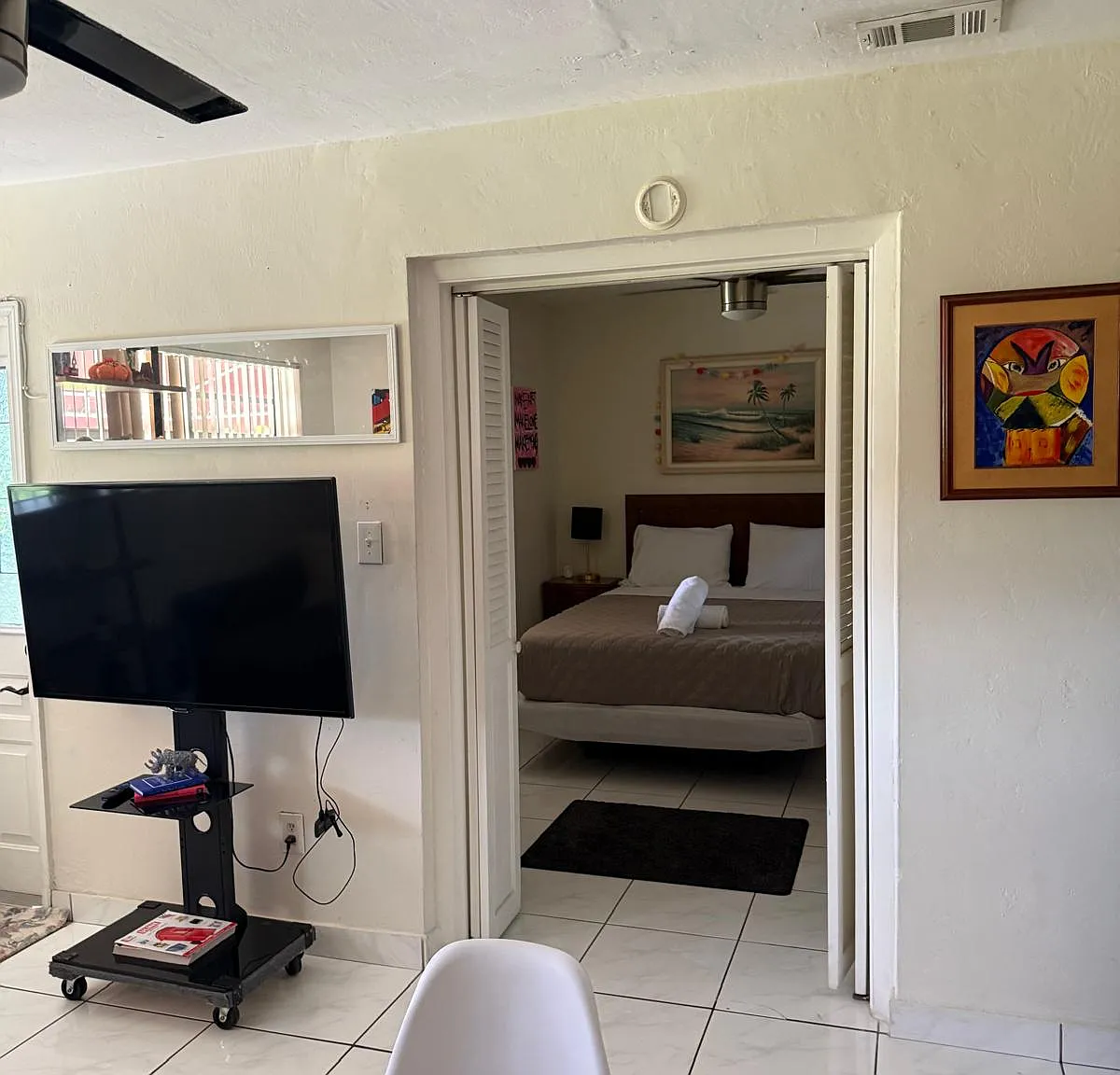 NE 7th Ave, North Miami Beach — Photo 2