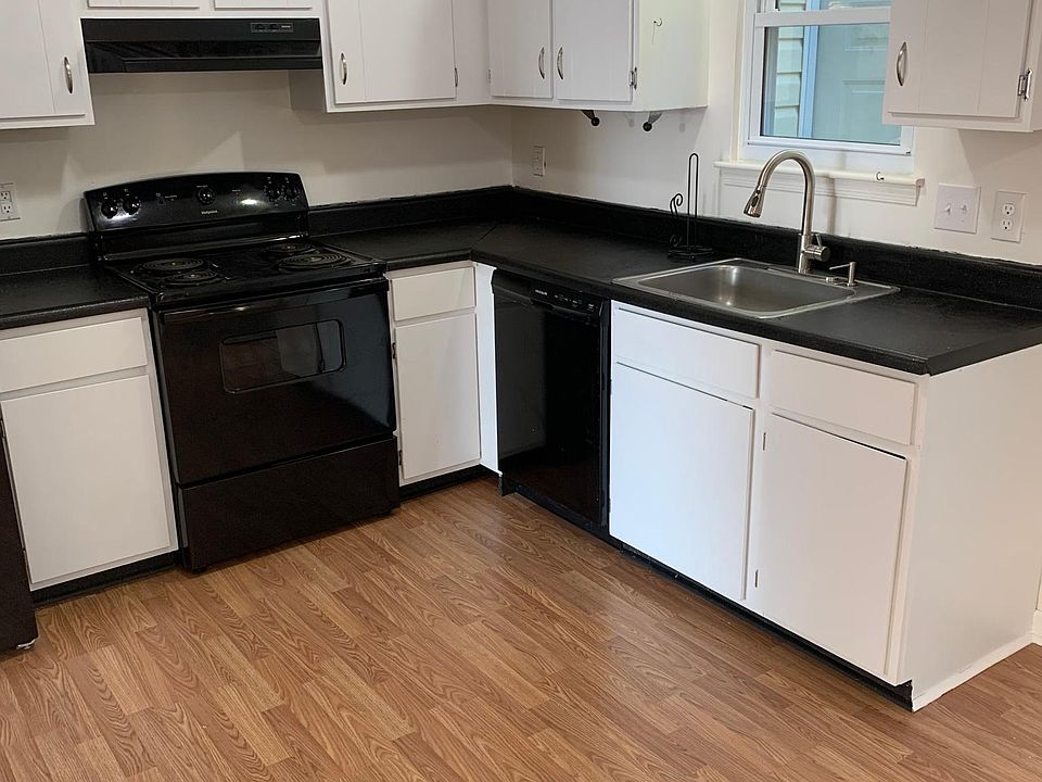 1st image of 1003 Scarborough Ct