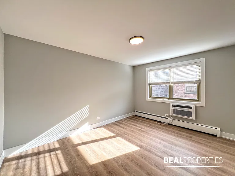 452 W Oakdale — Photo 38