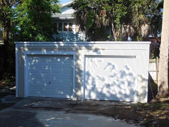 4th image of 919 N Wild Olive Ave