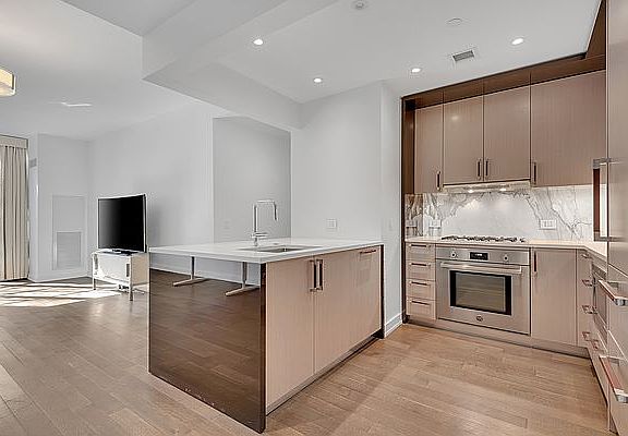 4th image of 261 W 25th St #4C