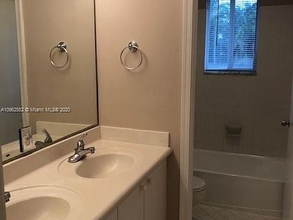 4th image of 927 Golden Cane Dr