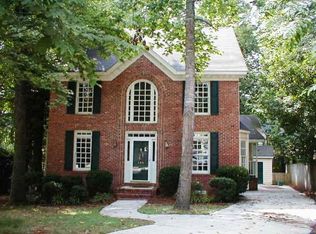 209 Leeward Ct, Cary, NC 27511