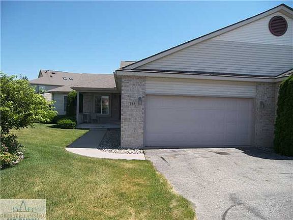 2nd image of 1743 Bushwood Ln