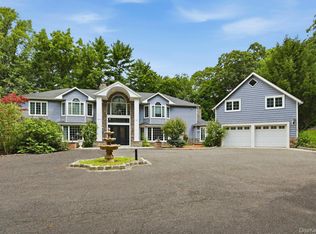 (Undisclosed Address), Syosset, NY 11791