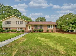 917 Hillcrest Dr, Rockingham, NC 28379