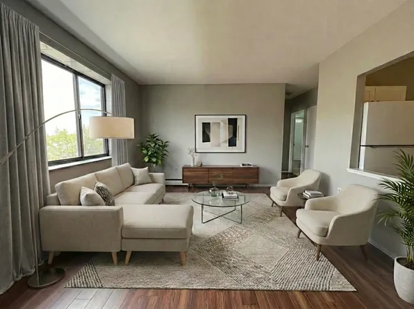 50 Mohawk Rd W, Hamilton, ON