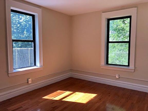5th image of 182 N Arlington Ave APT 11