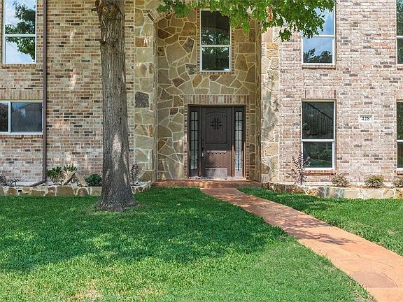 3rd image of 428 Bedford Dr