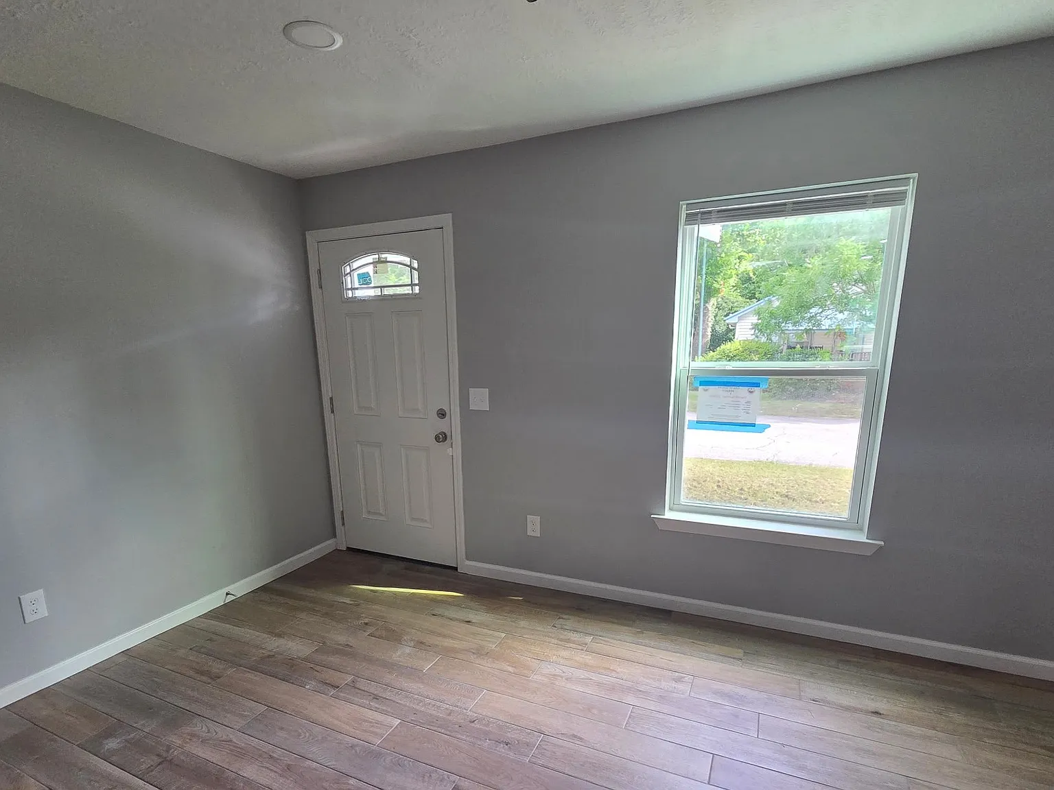 640 Roosevelt Unit B — Photo 2
