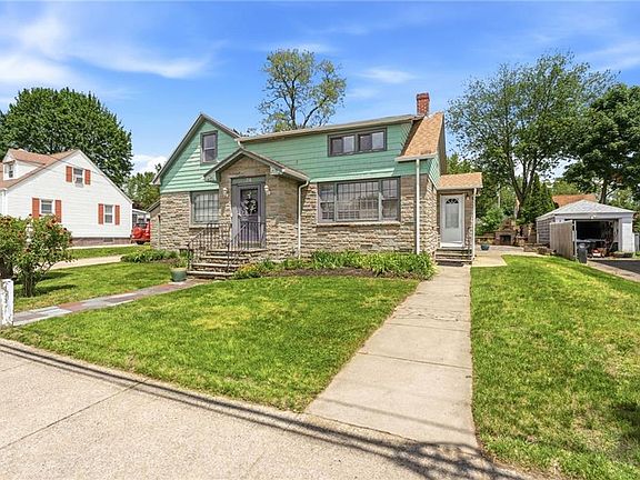 2nd image of 34 Intervale Rd