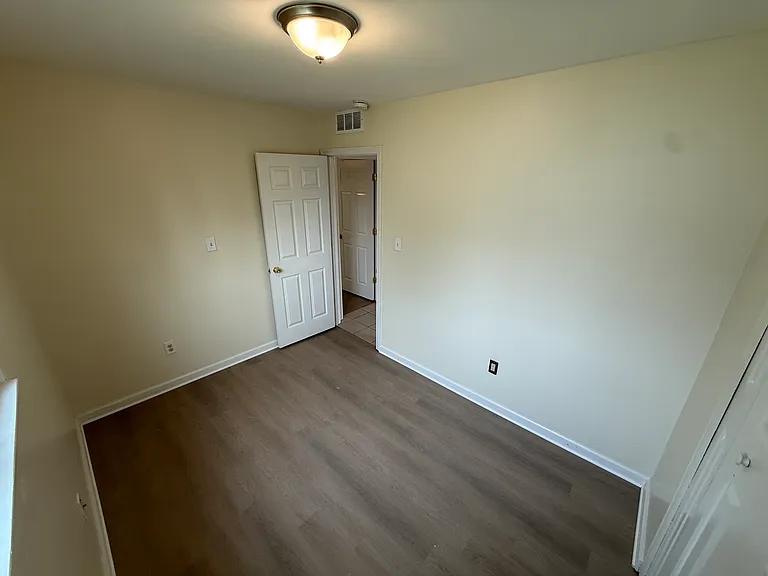 20409 Vermander Ave — Photo 13