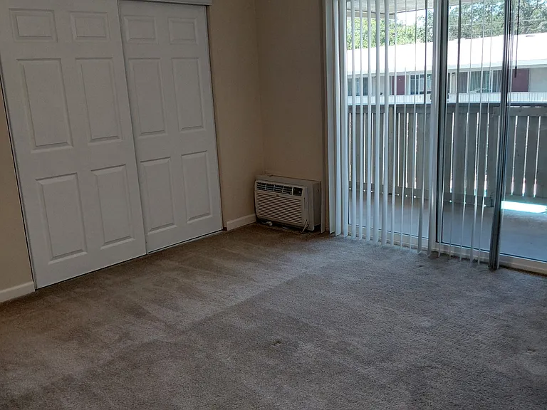 Ming Tree Apartments — Photo 9
