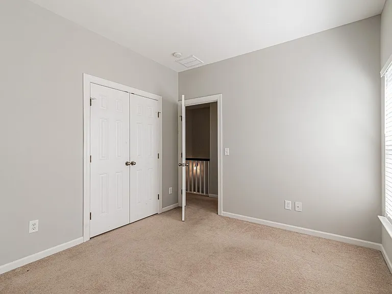 412 Meadowcrest Cir — Photo 22