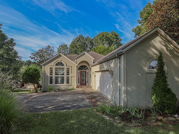 2nd image of 1001 Lakeview Dr