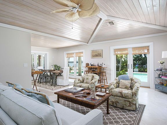 2nd image of 2203 Cove Dr