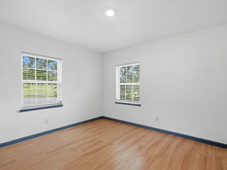 620 E Sears St — Photo 10