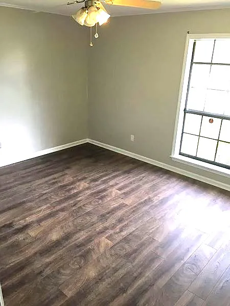 105 Harvest Dr — Photo 2