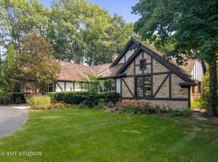 2 Stonewood Dr, Saint Charles, IL 60174