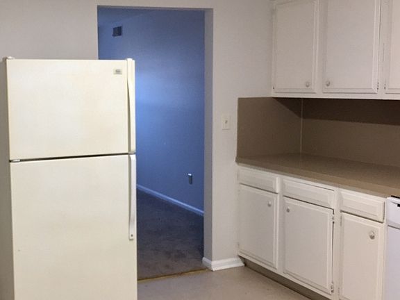 4th image of 2059 Andrew St SE