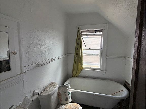 2nd image of 3025 E 128th St