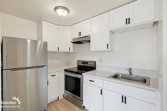 4219 Illinois St #7 — Photo 9