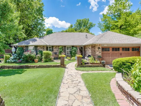 104 Brook Ln, Midwest City, OK 73130