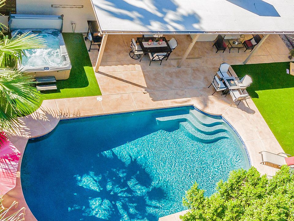 Heated Pool+New 6-Person Hot Tub+NEW Fire Table