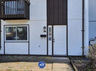 217 Sugarland Run Dr, Sterling, VA 20164