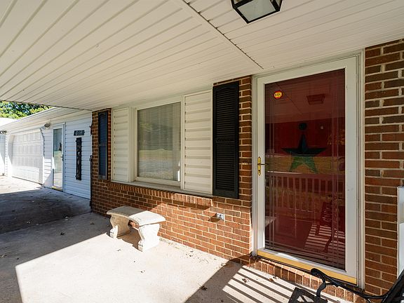 5th image of 615 Vinegar Hill Rd