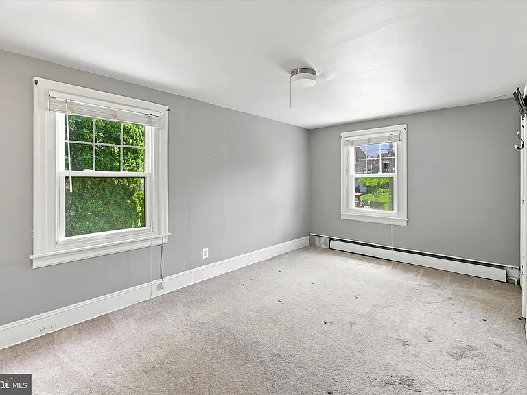 943 Fairview Ave — Photo 16