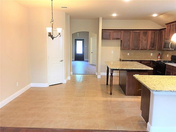 3rd image of 1111 Johnson Dr