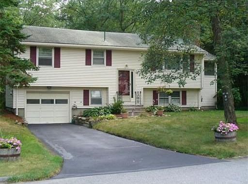 2nd image of 52 Arakelian Dr