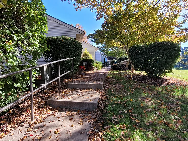 3545 Marietta Ave #V — Photo 2