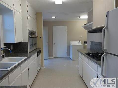 3rd image of 4313 Clay Ave