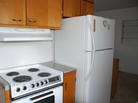 3rd image of 120 Wiley Ave