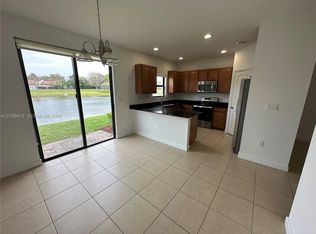 347 NE 194th Ln, Miami, FL 33179